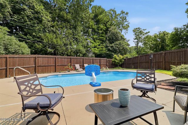 623 Harris Ridge Rd, Louisville, KY 40223
