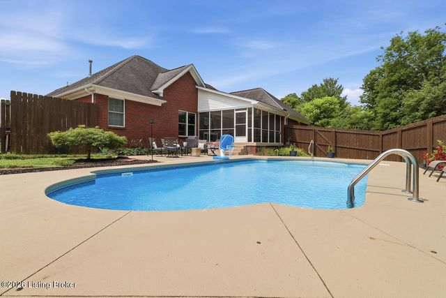 623 Harris Ridge Rd, Louisville, KY 40223