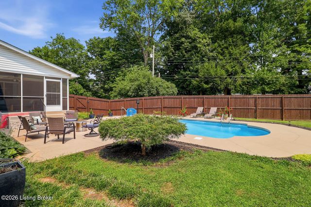 623 Harris Ridge Rd, Louisville, KY 40223