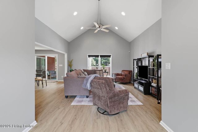 623 Harris Ridge Rd, Louisville, KY 40223
