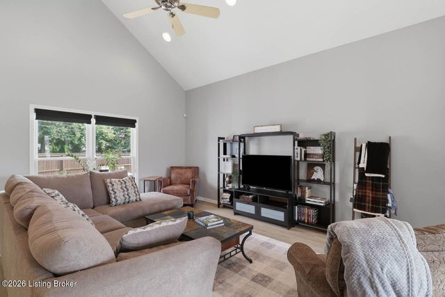 623 Harris Ridge Rd, Louisville, KY 40223