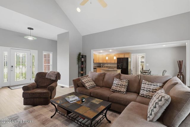 623 Harris Ridge Rd, Louisville, KY 40223