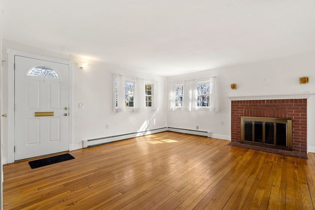 10 Lodge Rd, Nahant, MA 01908