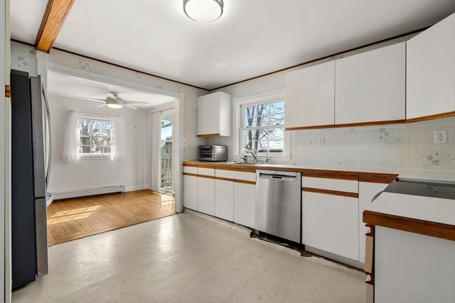 10 Lodge Rd, Nahant, MA 01908