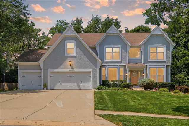 13848 Pembroke Drive, Leawood, KS 66224