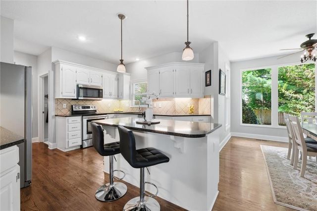 13848 Pembroke Drive, Leawood, KS 66224