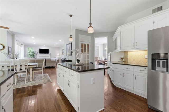 13848 Pembroke Drive, Leawood, KS 66224