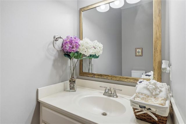 13848 Pembroke Drive, Leawood, KS 66224