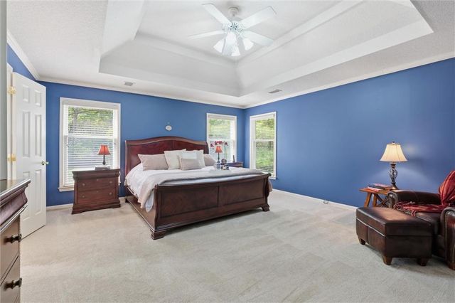13848 Pembroke Drive, Leawood, KS 66224