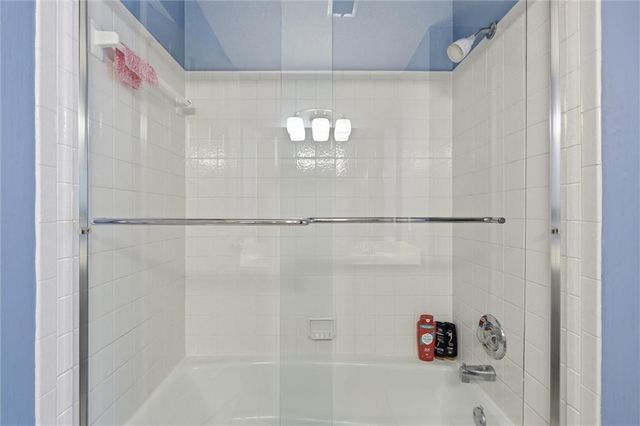 13848 Pembroke Drive, Leawood, KS 66224