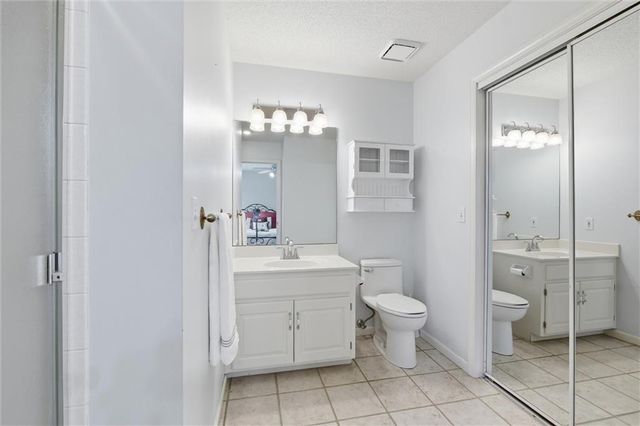 13848 Pembroke Drive, Leawood, KS 66224