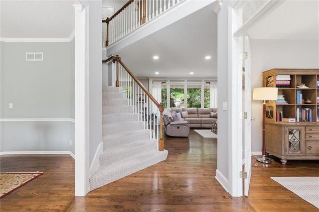 13848 Pembroke Drive, Leawood, KS 66224
