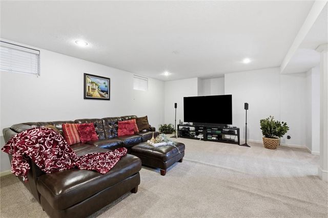 13848 Pembroke Drive, Leawood, KS 66224