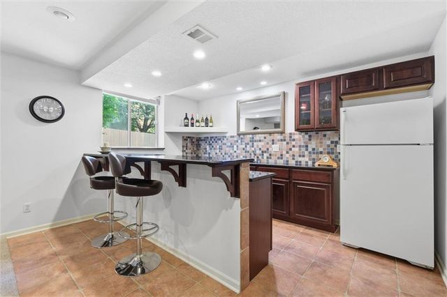 13848 Pembroke Drive, Leawood, KS 66224