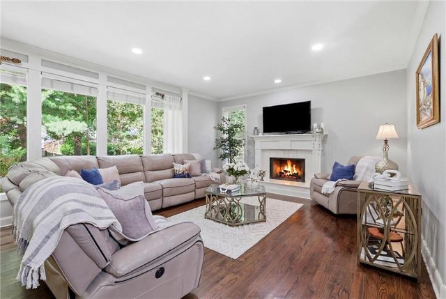 13848 Pembroke Drive, Leawood, KS 66224