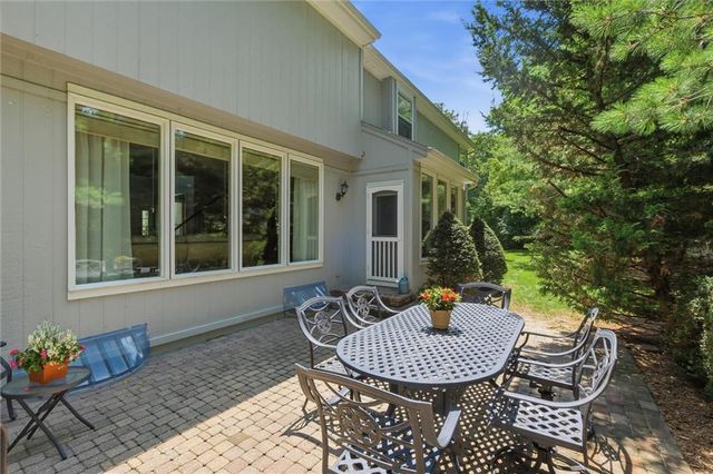13848 Pembroke Drive, Leawood, KS 66224