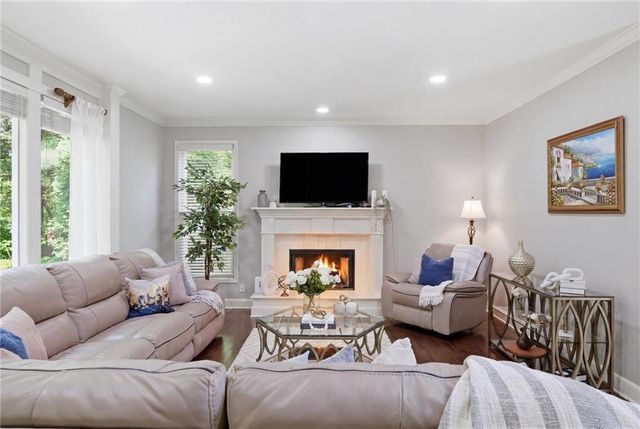 13848 Pembroke Drive, Leawood, KS 66224