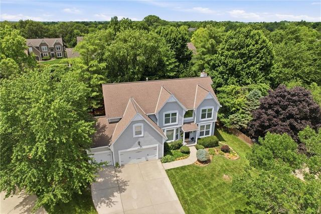 13848 Pembroke Drive, Leawood, KS 66224