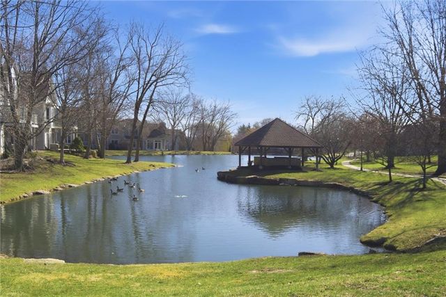 13848 Pembroke Drive, Leawood, KS 66224
