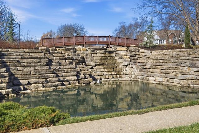13848 Pembroke Drive, Leawood, KS 66224