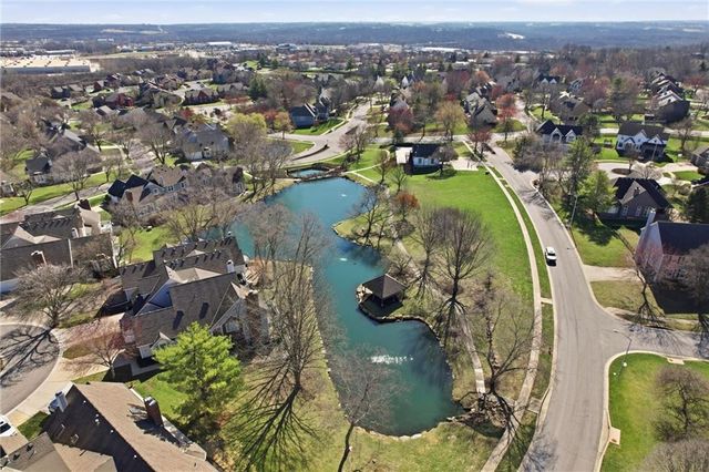 13848 Pembroke Drive, Leawood, KS 66224
