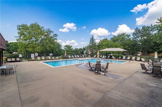13848 Pembroke Drive, Leawood, KS 66224