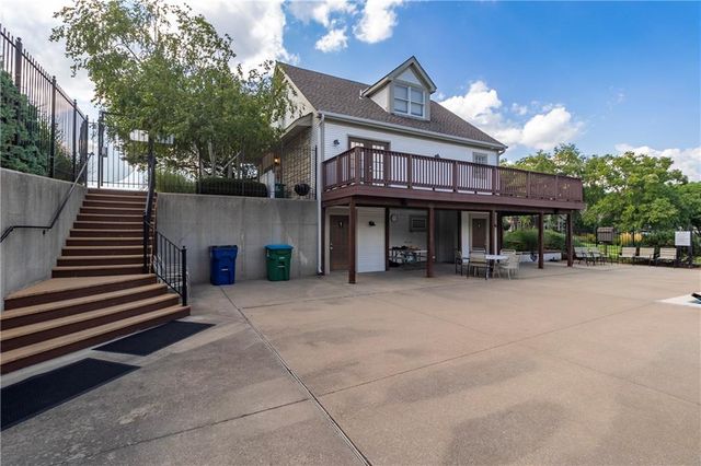 13848 Pembroke Drive, Leawood, KS 66224