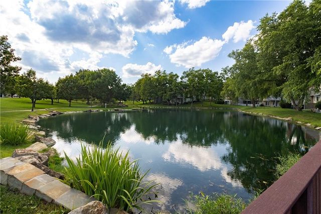 13848 Pembroke Drive, Leawood, KS 66224