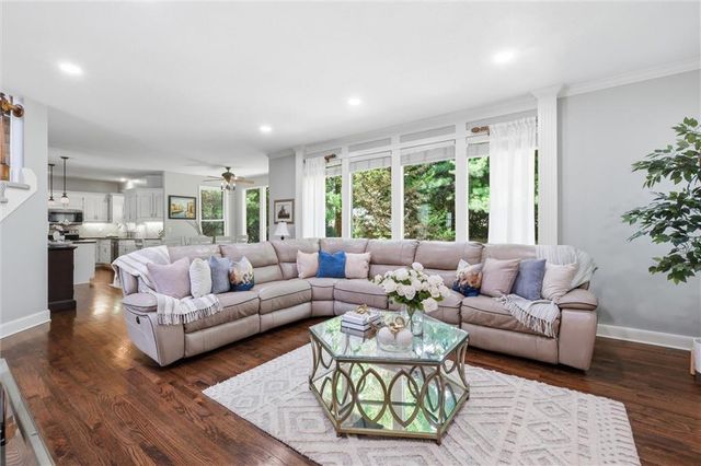 13848 Pembroke Drive, Leawood, KS 66224