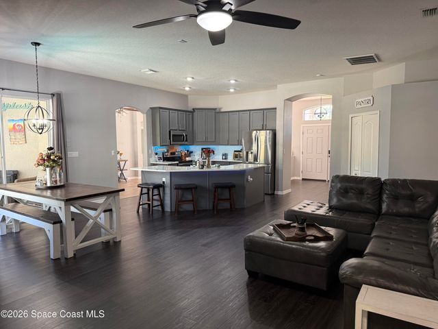 110 Ridgemont Circle SE, Palm Bay, FL 32909