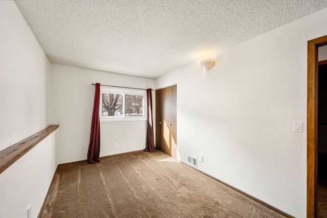 13813 James Avenue S, Burnsville, MN 55337