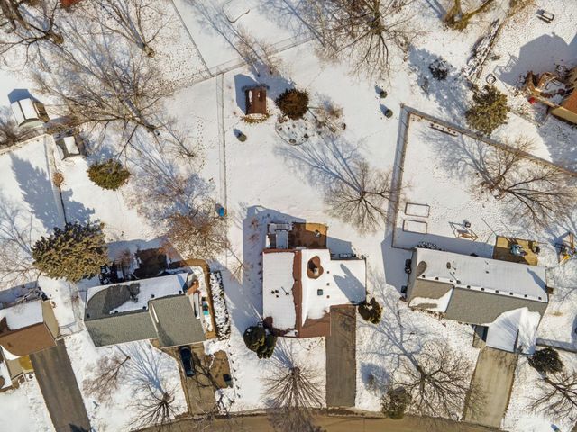 13813 James Avenue S, Burnsville, MN 55337