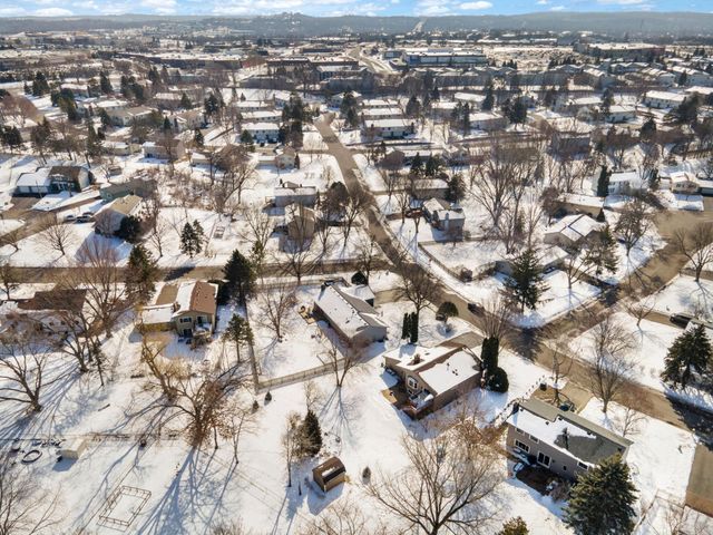 13813 James Avenue S, Burnsville, MN 55337