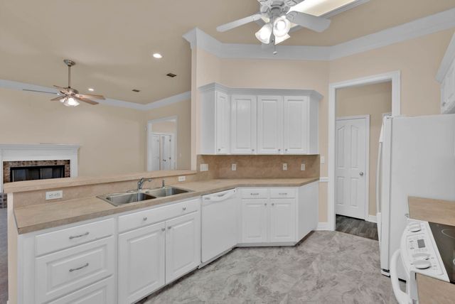 9841 Freedoms Way, Keithville, LA 71047