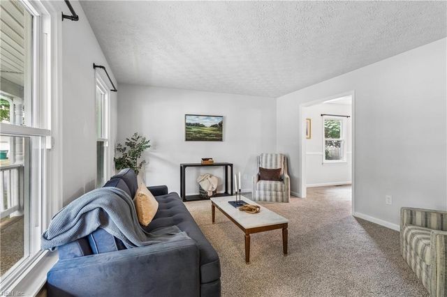 934 Elton Hall CIR, Newport News, VA 23608