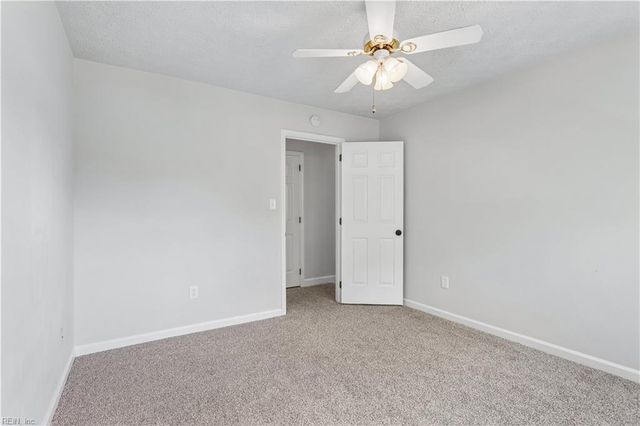 934 Elton Hall CIR, Newport News, VA 23608