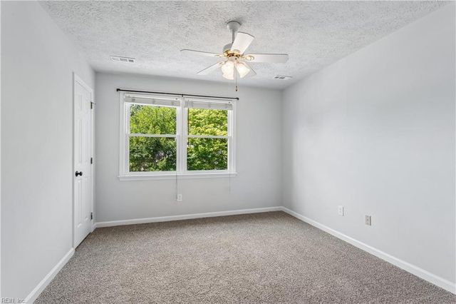 934 Elton Hall CIR, Newport News, VA 23608