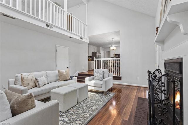 934 Elton Hall CIR, Newport News, VA 23608