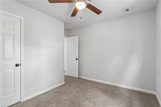 934 Elton Hall CIR, Newport News, VA 23608