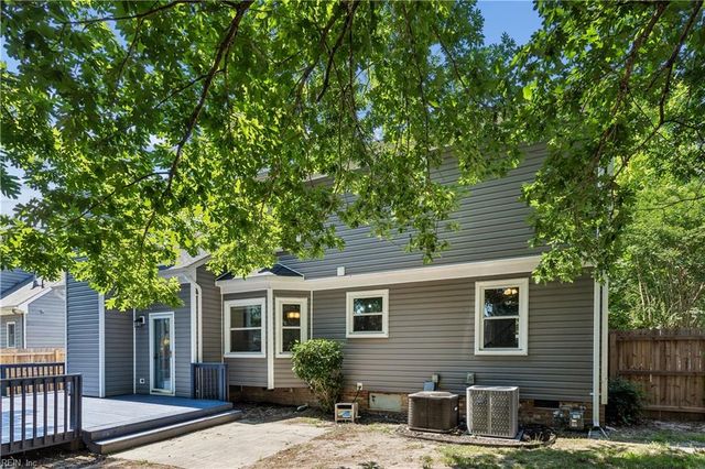 934 Elton Hall CIR, Newport News, VA 23608