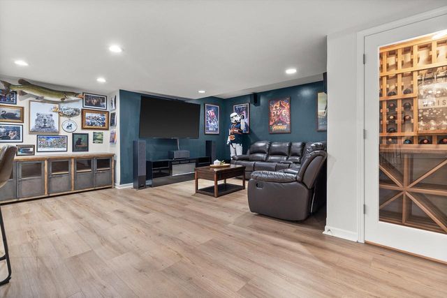 289 Lakeridge DRIVE, Oconomowoc, WI 53066