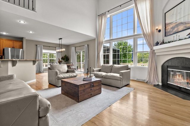 289 Lakeridge DRIVE, Oconomowoc, WI 53066