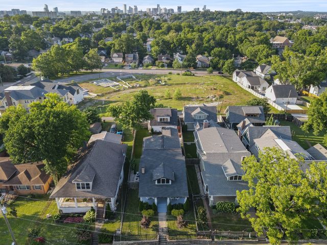922 Lawrence Ave, Nashville, TN 37204