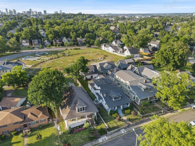 922 Lawrence Ave, Nashville, TN 37204