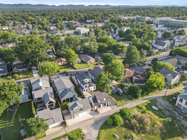922 Lawrence Ave, Nashville, TN 37204