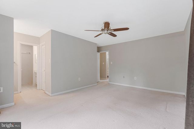 926 MOOREFIELD CREEK RD SW, Vienna, VA 22180