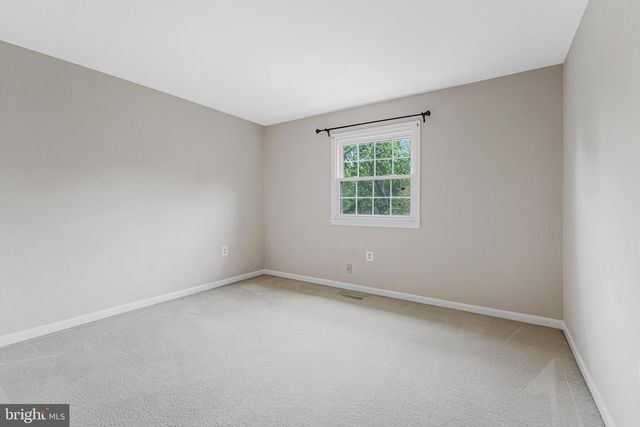 926 MOOREFIELD CREEK RD SW, Vienna, VA 22180