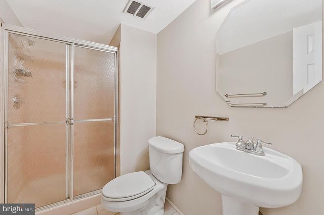 926 MOOREFIELD CREEK RD SW, Vienna, VA 22180