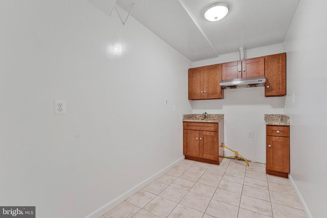 926 MOOREFIELD CREEK RD SW, Vienna, VA 22180