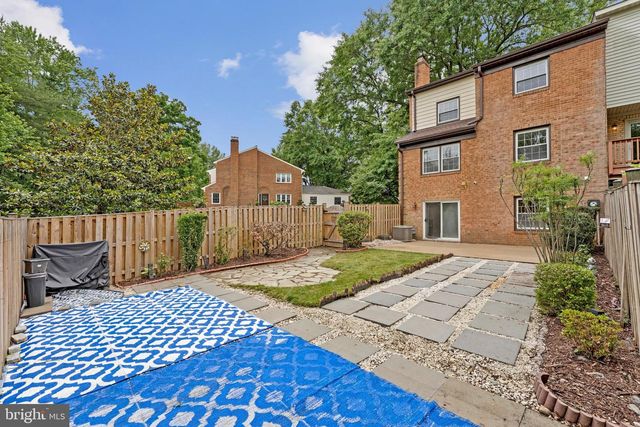 926 MOOREFIELD CREEK RD SW, Vienna, VA 22180